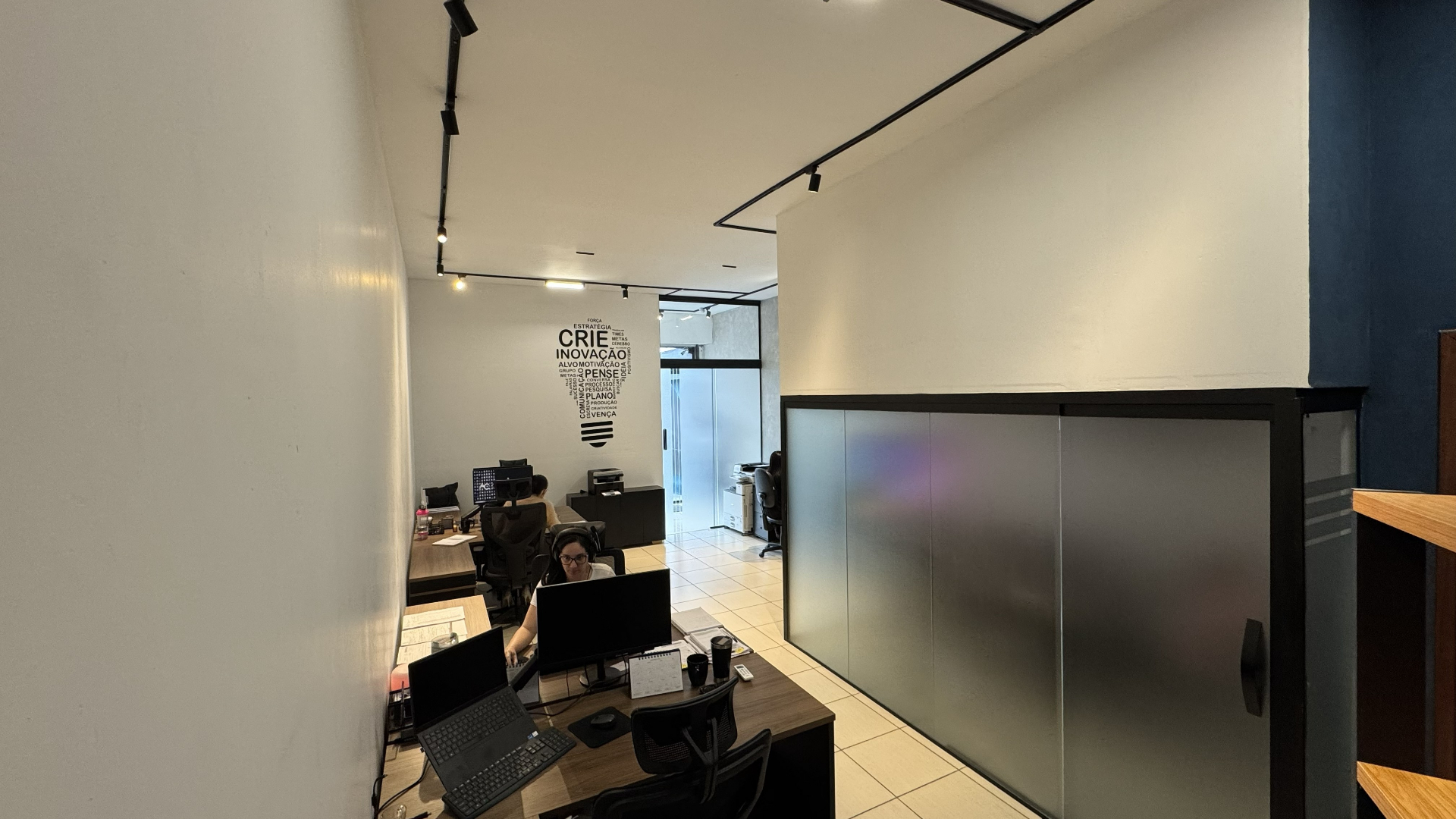 Sala de atendimento da Alfa Serviços Integrados
